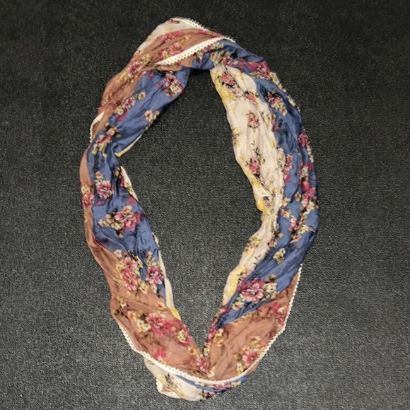 Maurice’s NWOT Floral Multicolor Scarf - Picture 1 of 4